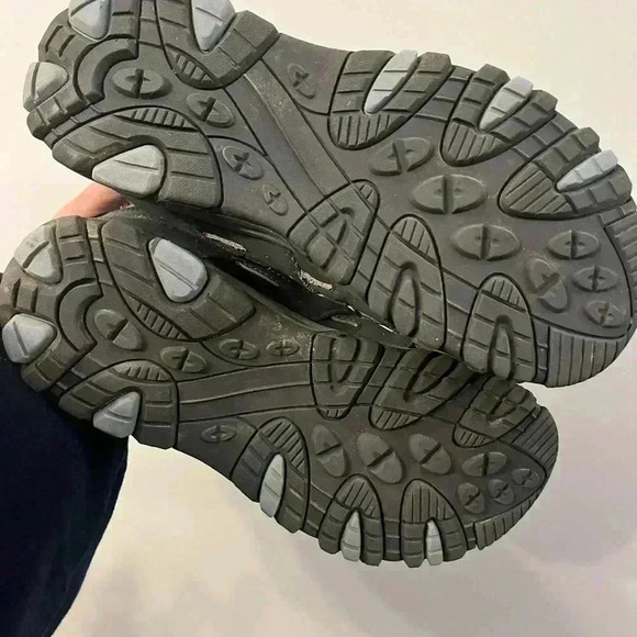 Kids size 5.0M Merrell Moab hiking shoe/boot - Picture 5 of 6